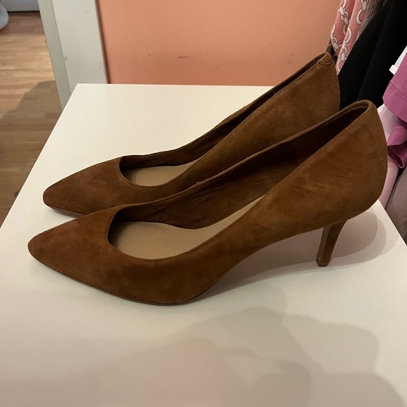 PERFECT PAIR FOR THE FALL! TWO pairs of brand new heels 8.5-9 - Picture 5 of 10